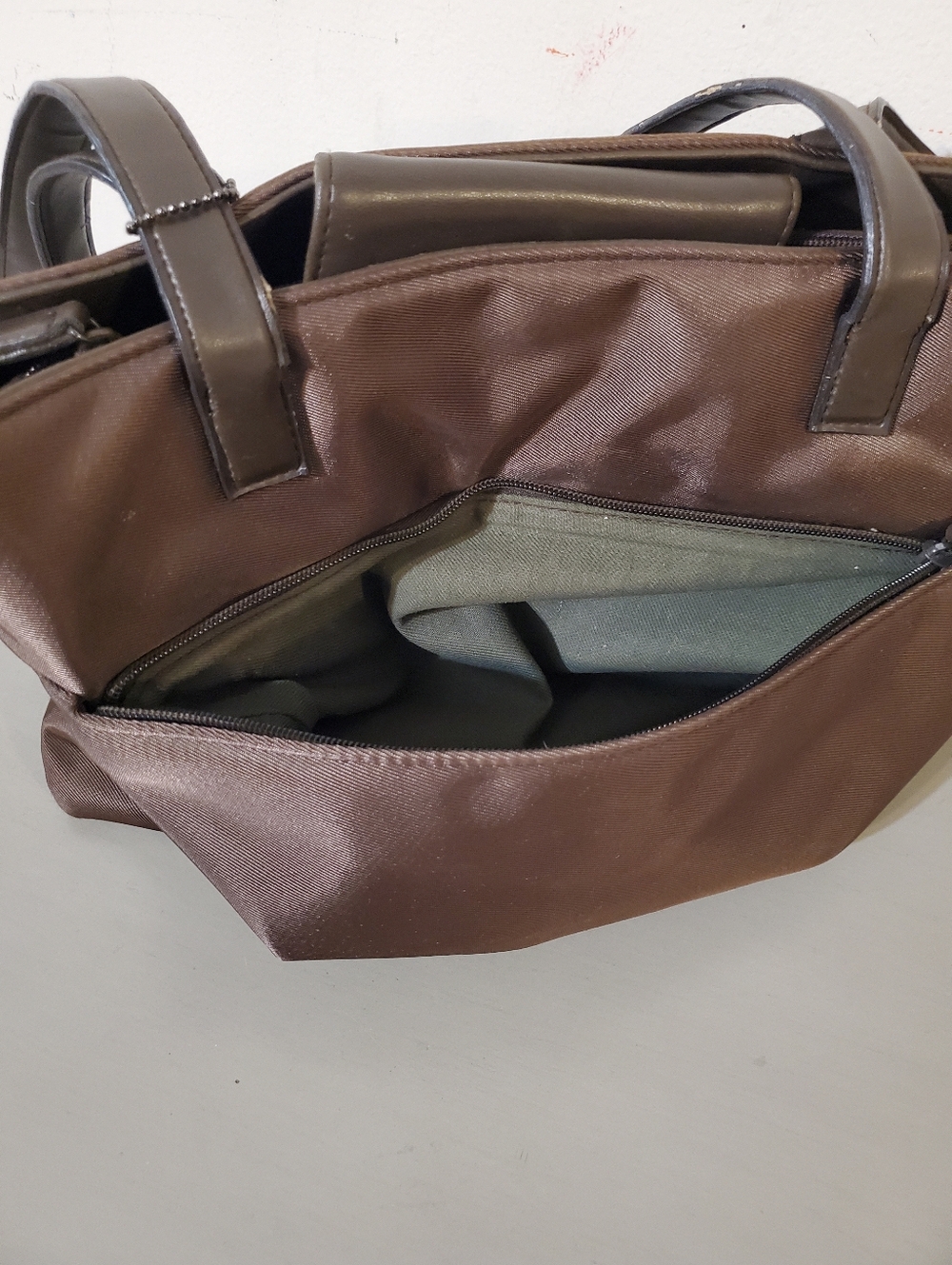 Vintage GH Bass Traveler Tote Bag Olive Green Interior Zip Top Shoulder Straps - Picture 7 of 10